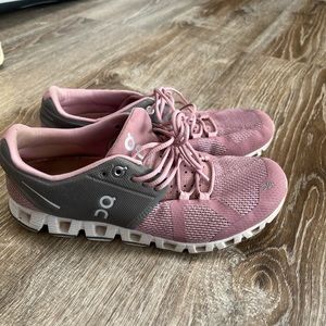 Pink on clouds size 7.5